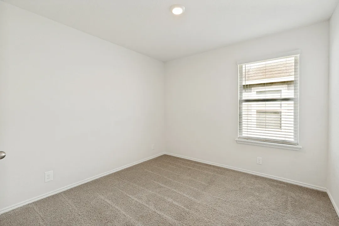 3 bed, 1625 sqft, $1,850 — Photo 2