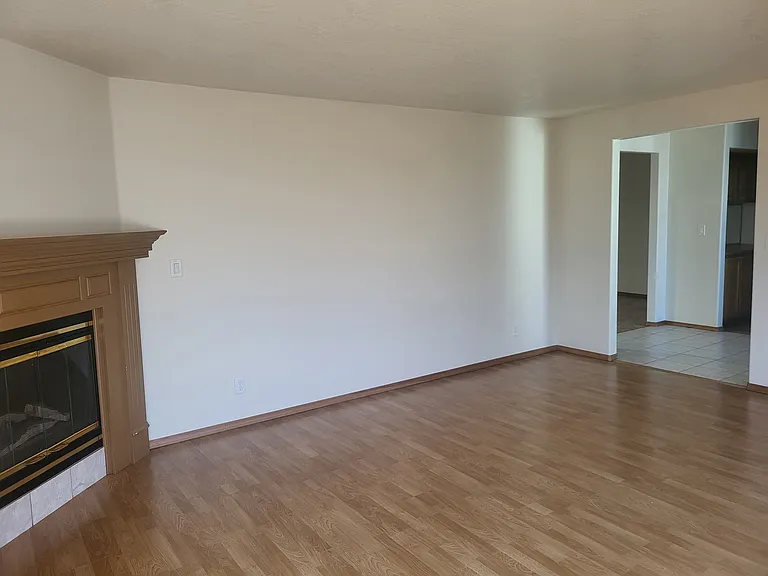 825 Amanda Way — Photo 9