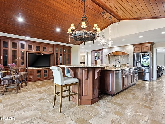 23rd image of 401 Gholdston Dr