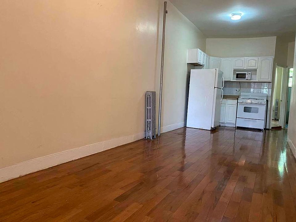 2nd image of 231 Irving Ave #3F