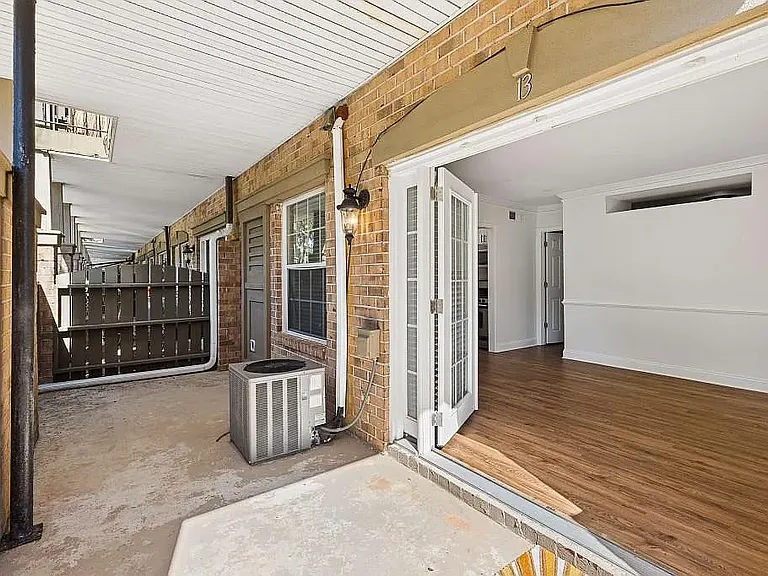 6980 Roswell Rd #C13 — Photo 32