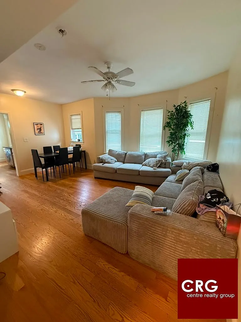 4 bed, 1.0 bath, $4,400 — Photo 3