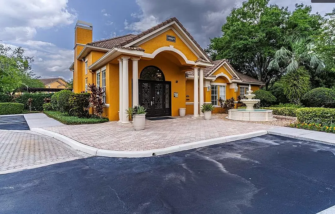 3 bed, 1469 sqft, $2,000 — Photo 3