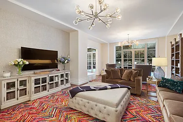 Rented by R New York