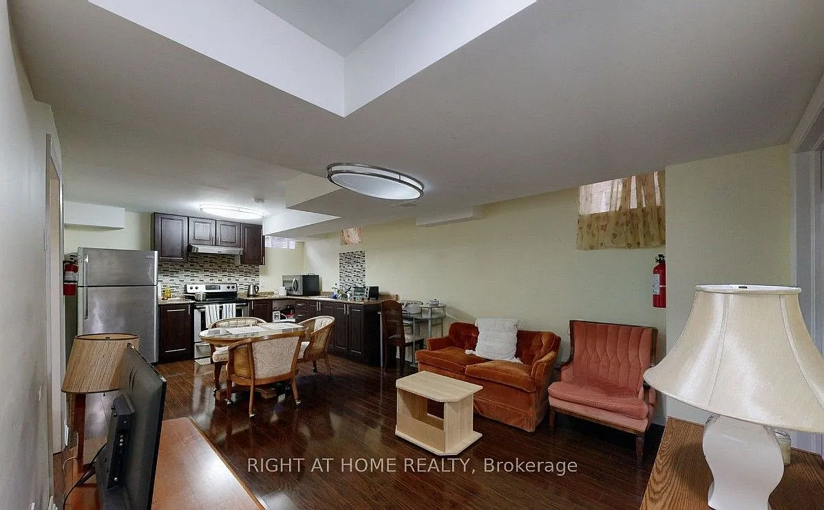 2 bed, $1,800 — Photo 3