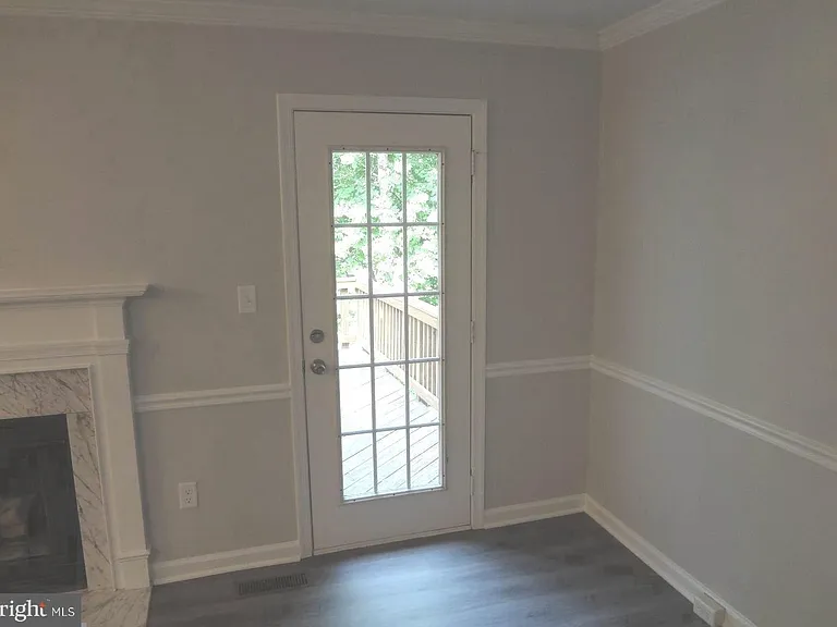 309 Bentley Ct — Photo 8