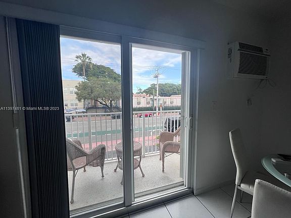 4th image of 1420 Pennsylvania Ave APT 209