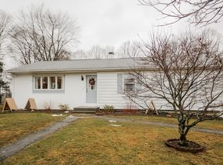 29 Pleasant View Rd, Pleasant Valley, NY 12569