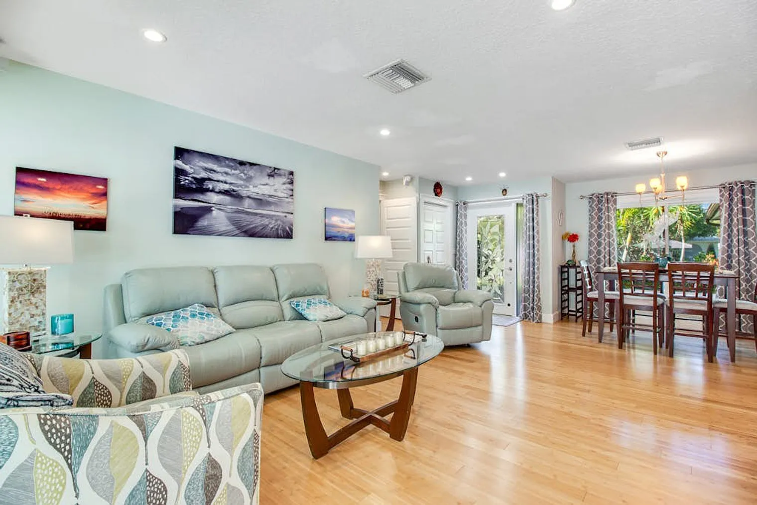 2 bed, 2.0 bath, 1216 sqft, $5,751 — Photo 3