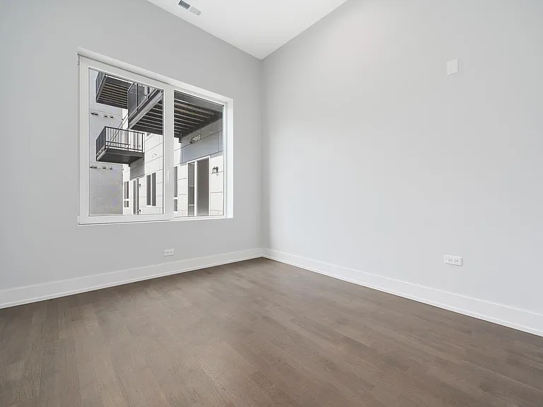 2139 W Madison St — Photo 23