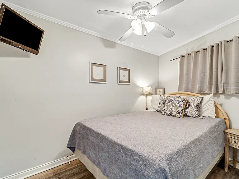 23 S Forest Beach Dr #142 — Photo 10