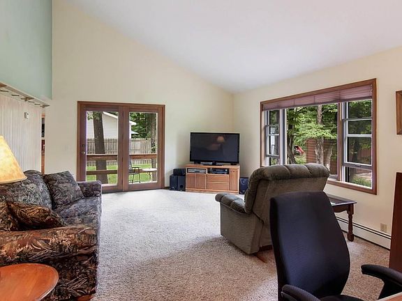 3rd image of 1543 Penbroke Dr