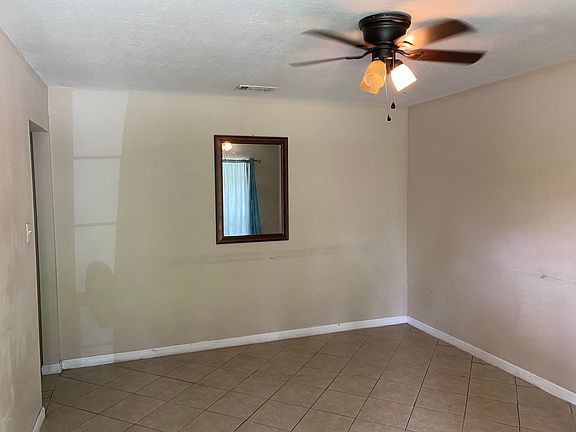 3rd image of 5121 Little John St