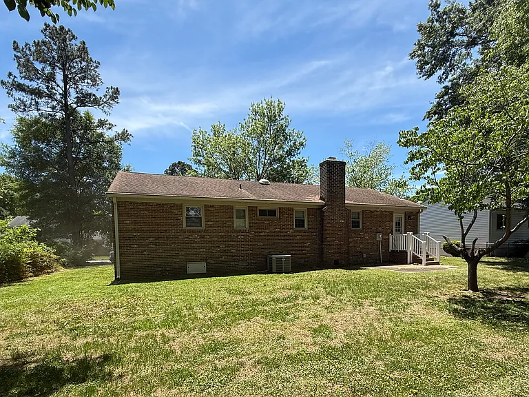 1212 Pleasant Dale Ave — Photo 3