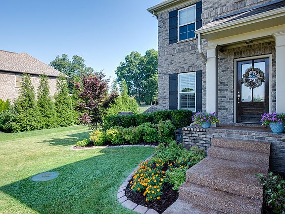3rd image of 704 Morriswood Dr