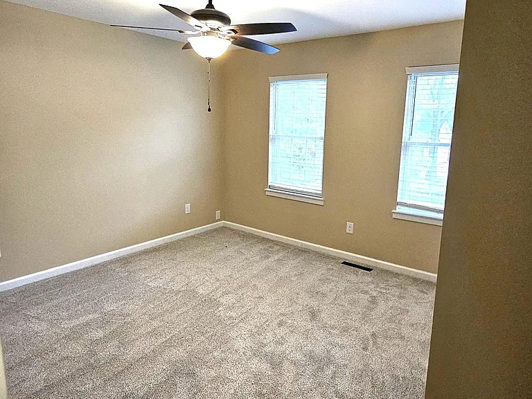 10279 Rosewood Ct — Photo 25