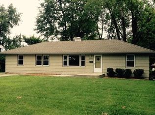 2307 S Queen Ridge Dr, Independence, MO 64055