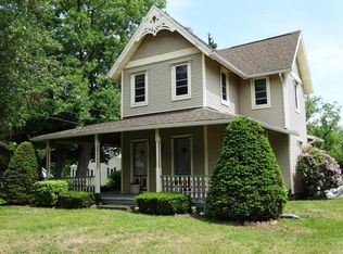 72 Woodlawn Ave, Dallas, PA 18612