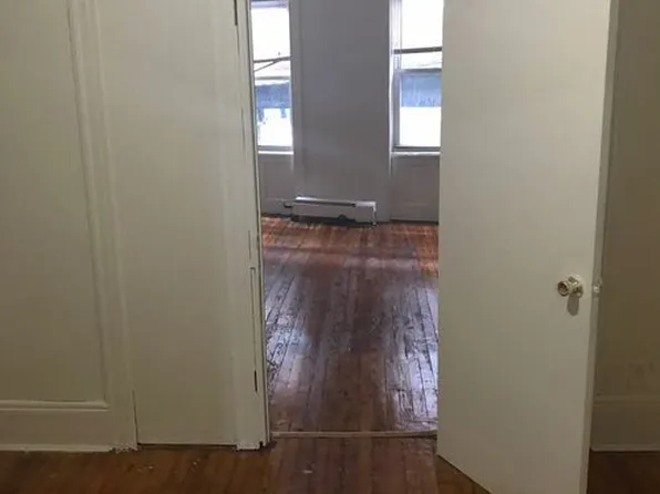 10209 Jamaica Ave, Richmond Hill, NY 11418