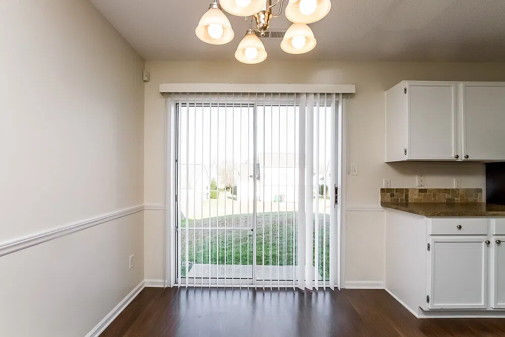 3 bed, 2.5 bath, 1408 sqft, $1,875 — Photo 4