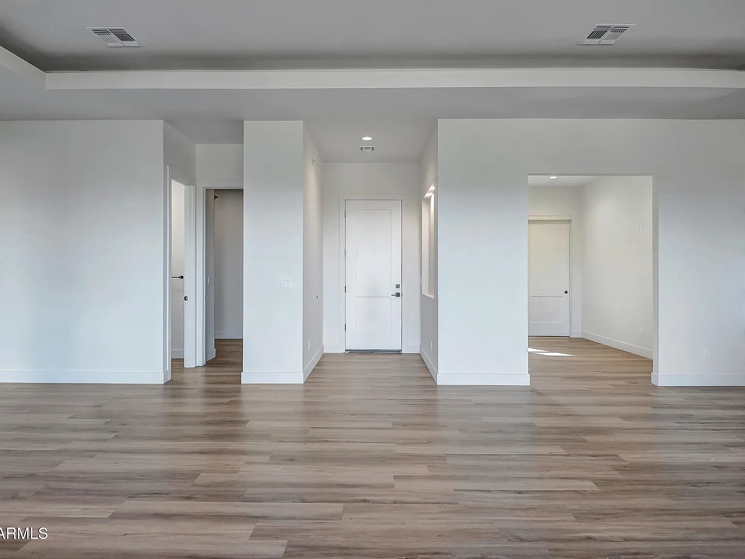 4 bed, 2.5 bath, 2446 sqft, $4,500 — Photo 3