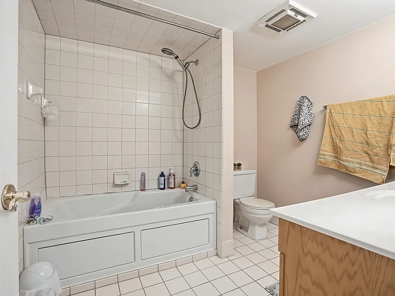 238 E Bailey Rd #M — Photo 9
