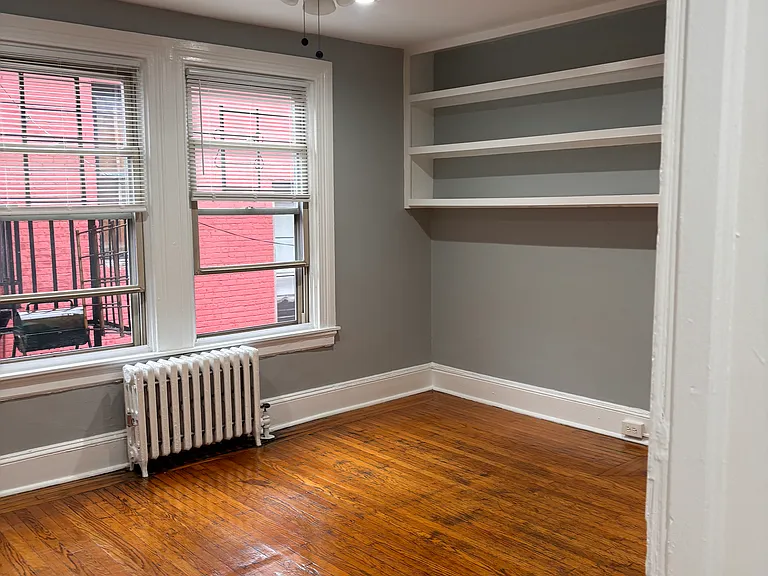 22 E Eager St #3R — Photo 5