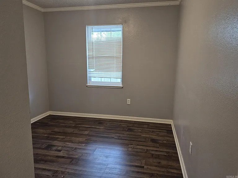 305 S Border St #F — Photo 5