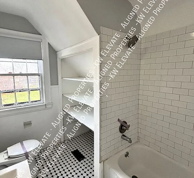 983 Greyton Rd — Photo 17