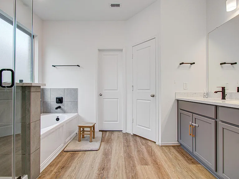 4722 Crest Hill Dr — Photo 27