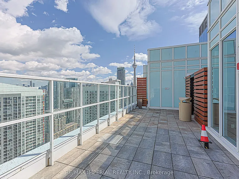 17 Bathurst St #2707 — Photo 45