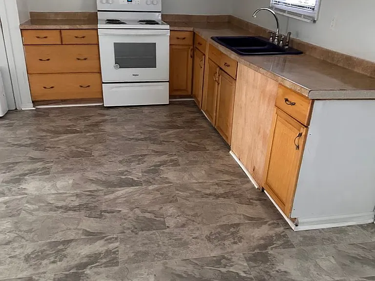 932 Linden Ave — Photo 9
