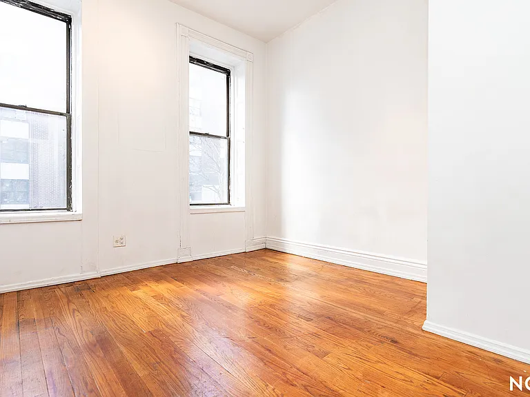 327 Nostrand Ave #4 — Photo 4