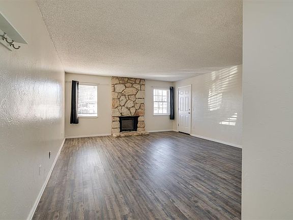 5th image of 2628 N Ann Arbor Ave APT 102