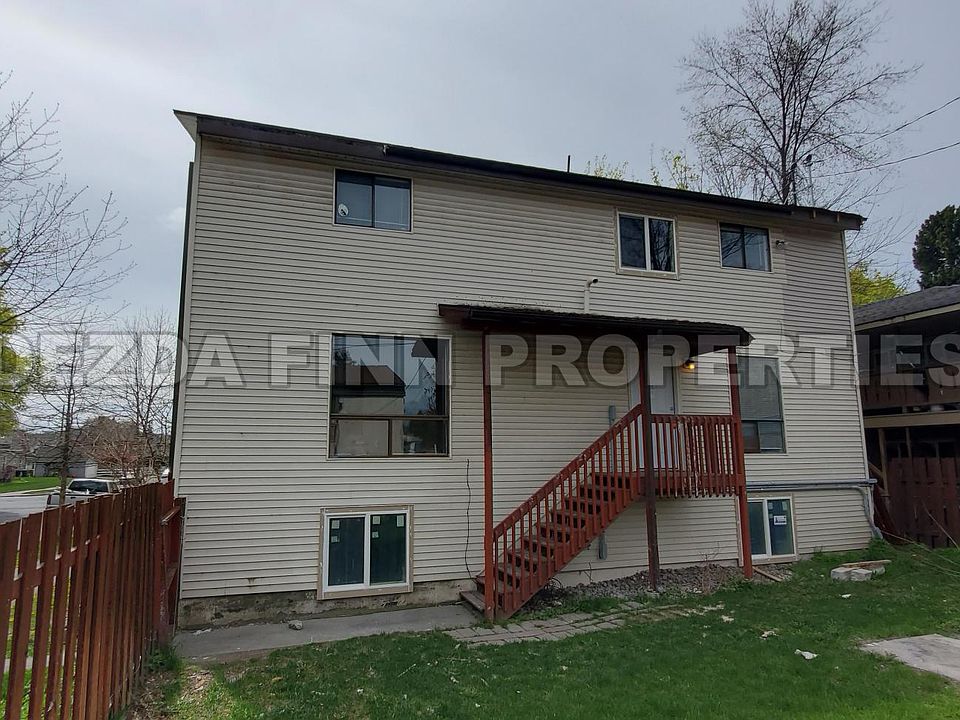 1st image of 947 E Augusta Ave #B