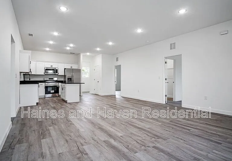308 Pearl St — Photo 13