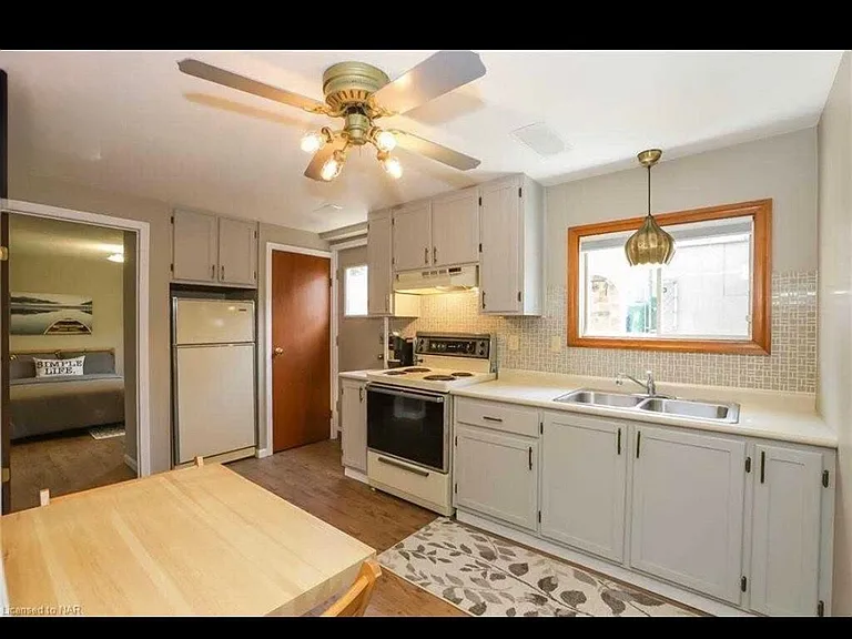 64 Chapel Hill Cres #LOWER — Photo 4