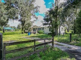 8106 Heavens Bend Ln, Plant City, FL 33565