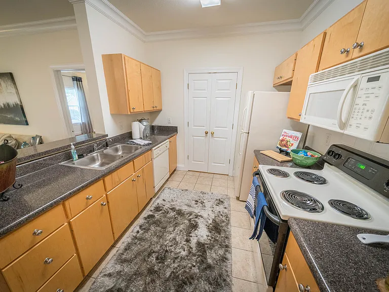 Northwind Apartments — Photo 12