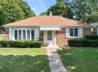 400 S 4th Ave, Libertyville, IL