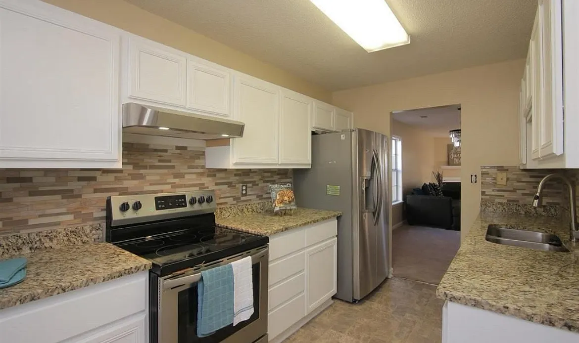 120 Hounds Ct S — Photo 1