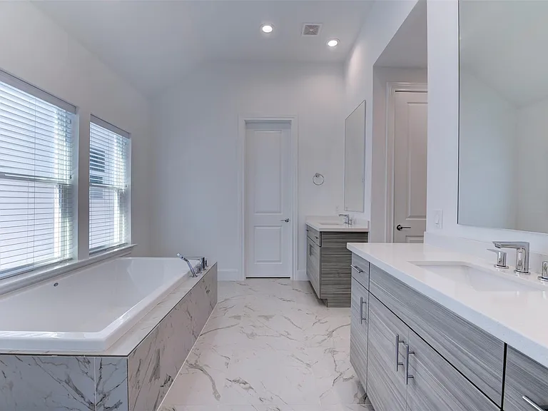 4947 Rusk St — Photo 10