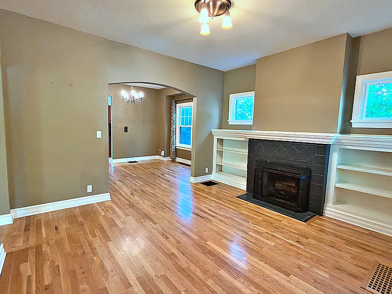 1827 N Skidmore St — Photo 5