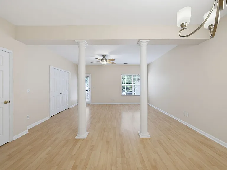 106 Anterbury Dr — Photo 11