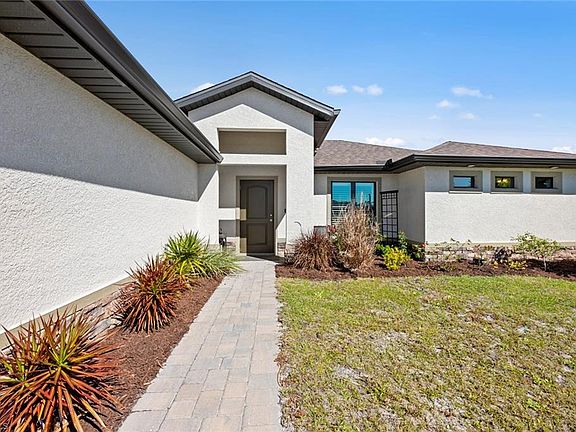2nd image of 1703 N Gator CIR