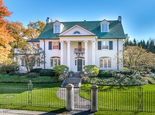545 Essex Rd, Kenilworth, IL