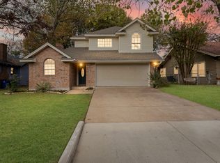 305 Virginia Ave, Waxahachie, TX 75165