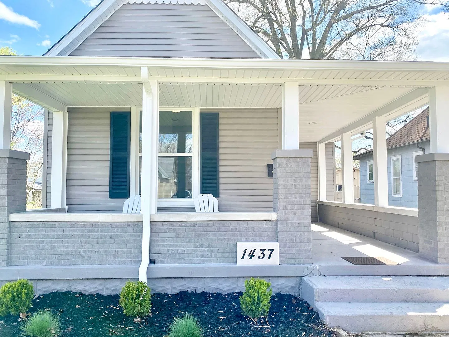 Beautifully Updated North-Side Home 3 Bedrooms, Large Yard & More! — Photo 2