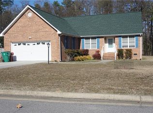 125 Dunoon Ct, Colonial Heights, VA 23834