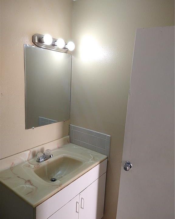 1st image of 1830 Maravilla Ave APT 107